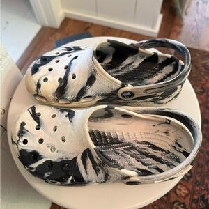 Marbled Crocs
